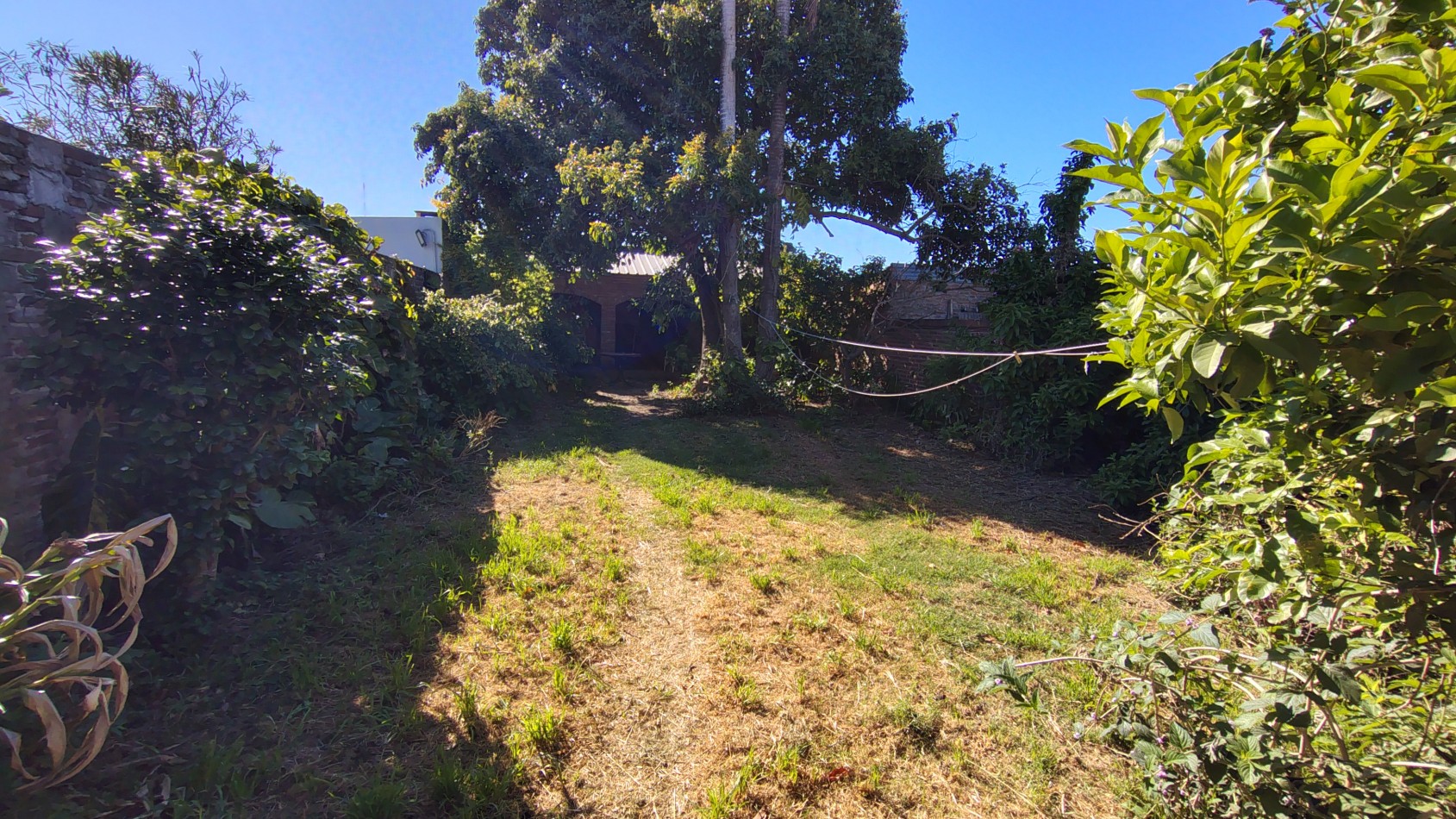 Casa gran terreno ideal desarrollo Zona Jerarquicos