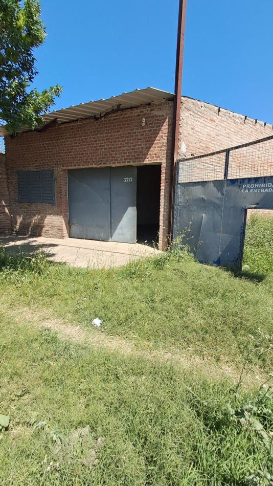 Galpon al frente con oficina y baño