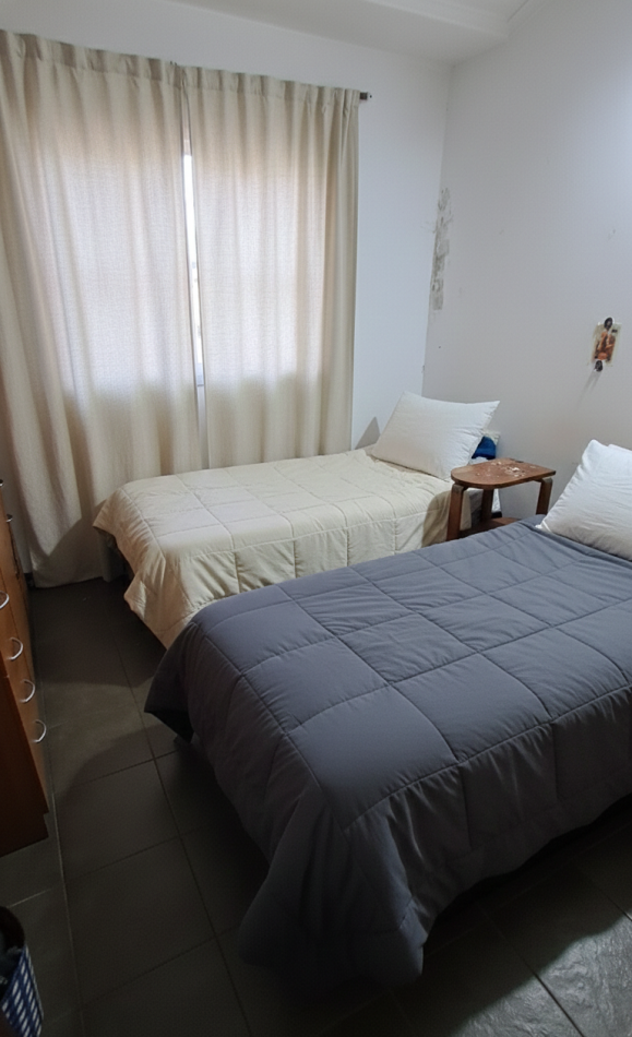  CASA 2DORM, COCHERA, GRAN PATIO A 150M ARISTOBULO, Bo ESMERALDA ESTE.