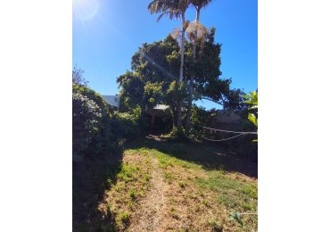 (Bajo su Precio)Casa gran terreno, Zona Jerarquicos